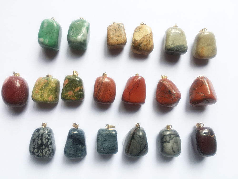 Mixed Tumbled Crystal Pendants (Various) Mixed Tumbled Crystal Pendants (Various)