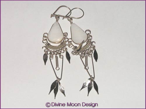Peruvian Alpaca Silver Crystal EARRINGS LM1) - White Agate Peruvian Alpaca Silver Crystal EARRINGS LM1) - White Agate